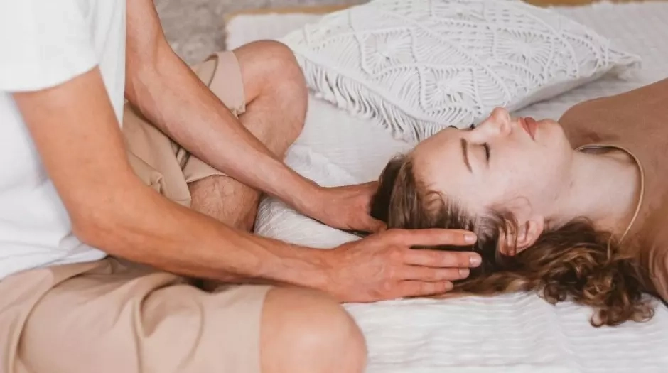 Reiki e Ciência: Uma Análise Consciente